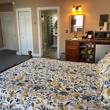 Bristol Suites Bagian luar foto